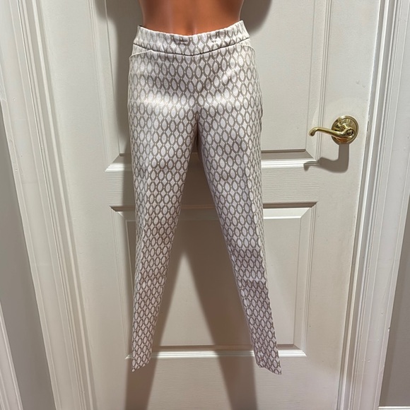 White House Black Market Pants - WHBM Ecru Cream Printed Jacquard Slim Ankle Pants 4P $84 NWT